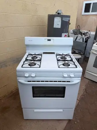 Frigidaire White Natural Gas Stove For Sale $160 Or Best Offer
