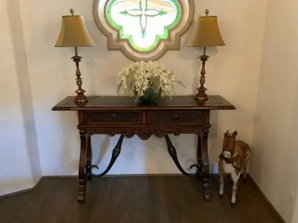 High end entry table