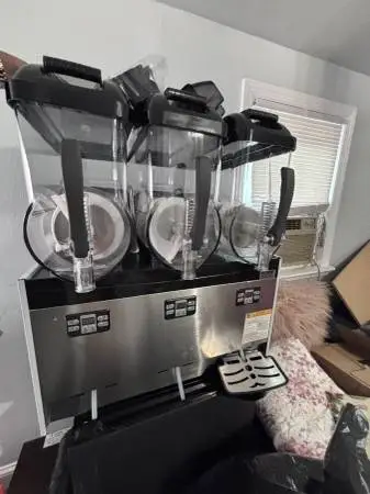 Commercial Grade Slushy Machine