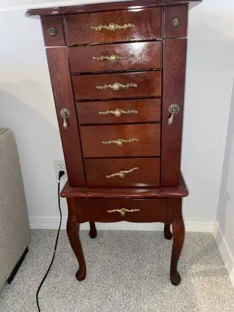 Stand up jewelry box armoire