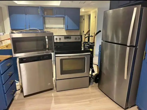 Stainless steel kitchen appliances set