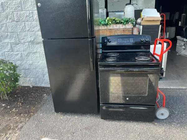 Black kitchen appliance package