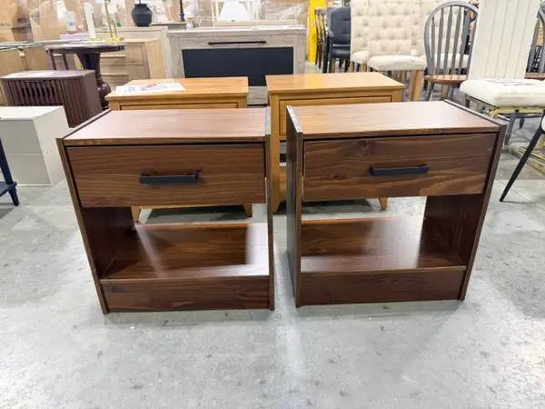 WE Modern Walnut Solid Wood 1-Drawer 22 W Nightstand (Set Of 2)