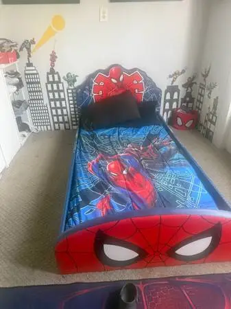 spider man twin size floor bed with mattress and comforter