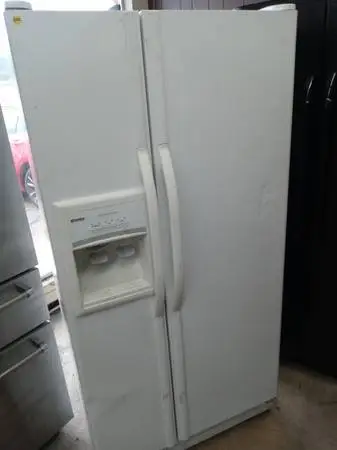 ★Kenmore white side by side refrigerator