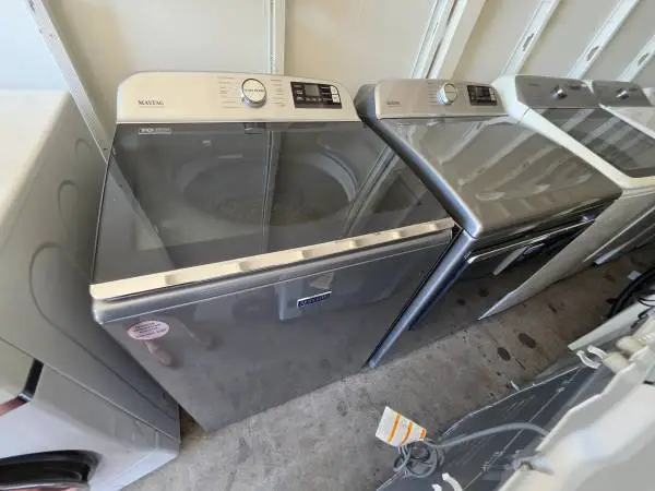 Commercial technology maytag 5.3 cu ft washer and gas dryer