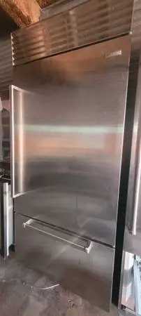 Subzero 36 ss bottom mount built in refrigerator