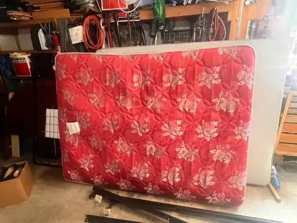 **Queen Matress Set**
