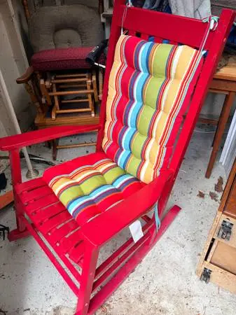 ROCKING CHAIR