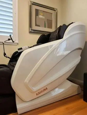 Kahuna HM-Kappa 4D Massage Chair (Purple/White) - $2,200 OBO