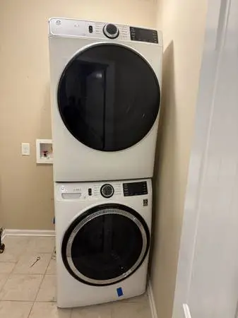 GE stackable washer and dryer set 400$