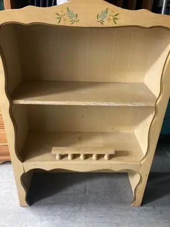 Bookcase/hutch,2 shelf,self supporting,help deliver.