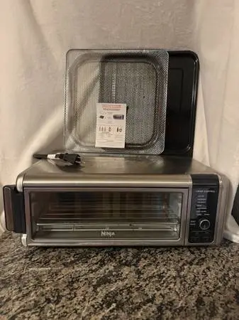 Ninja Foodi SP101 8-in-1 Digital Air Fry Countertop Oven – Like New!