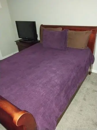 Full Sleigh Bedroom Set!!!