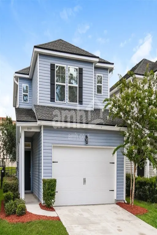 3bed 2.5baths available for move in asap
