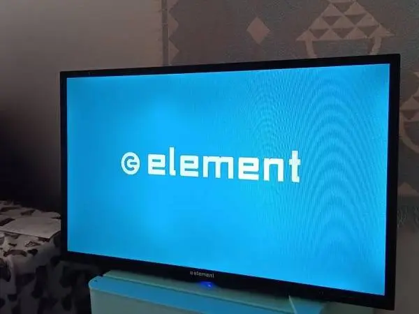 Element 27 inch Smart TV w Remote
