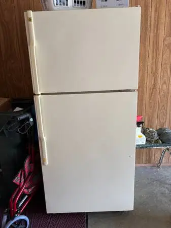 18 cubic foot refrigerator
