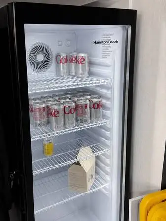 Hamilton Beach Commercial Glass Door Display Fridge – 8.5 Cu. Ft