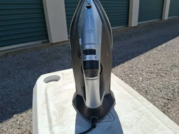 Sunbeam 1500W Cordless / Corded Steam Iron - 3-Way Auto-Off