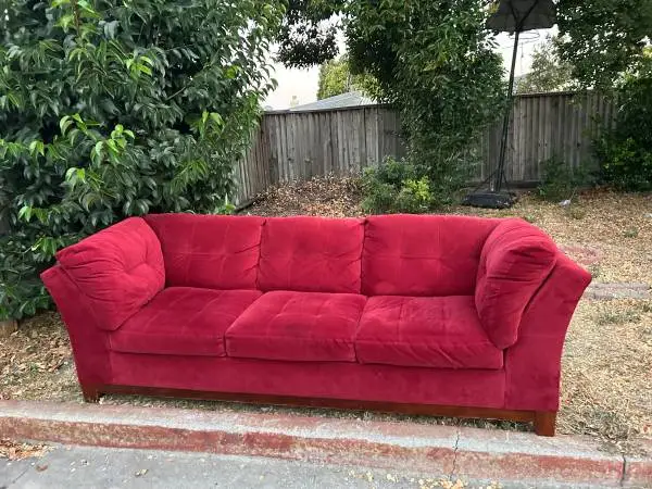 Couch, big red Couch in good condition-best offer