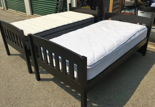 ••••(2) Twin Beds With Mattresses ••••
