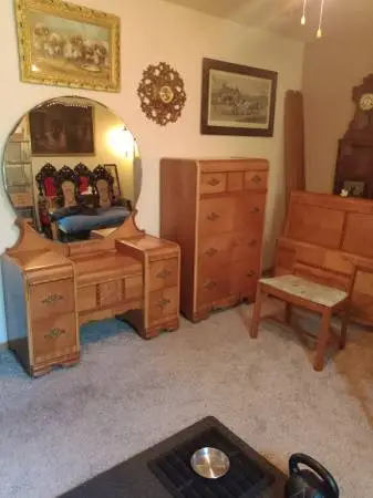 4 Piece Maple Waterfall Bedroom set from the 1940s