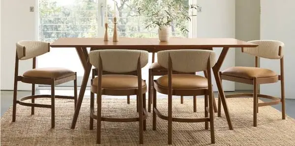 barely used  6-seater dining table for sale