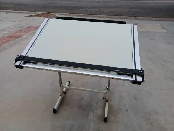 Drafting Table with parallel bar