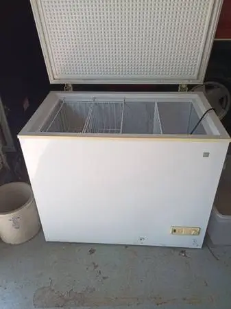 GE Chest type freezer