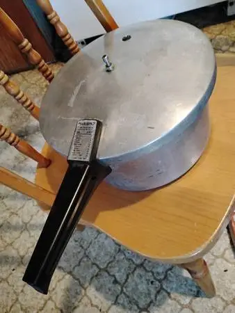 Presto pressure cooker from the Sears catalog older model like new