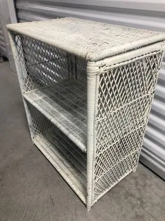 Bookcase/hutch,2 shelf,self supporting,help deliver.