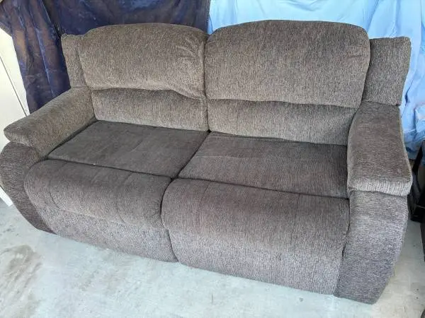 Sofa Sleeper / Convertible Sofa. Super Easy - nice - Clean