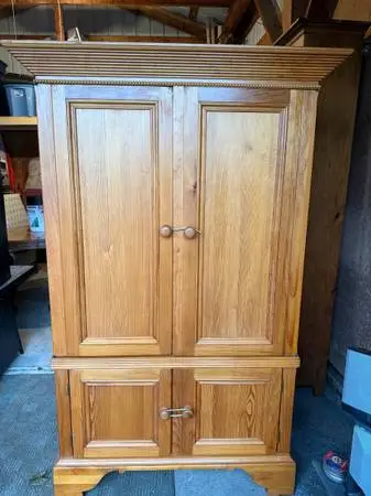 Entertainment center