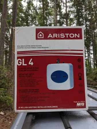 Ariston Small Undersink Hot Water Heater