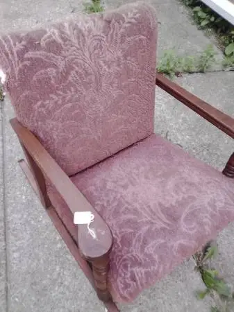 VINTAGE CHILD ROCKING CHAIR