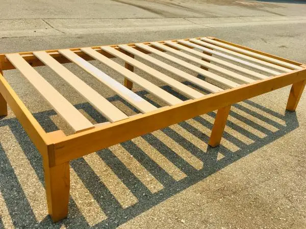 ••••Twin Platform Bed Frame •••••