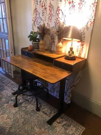 Desk - Electric Adjustable Standing/Sitting