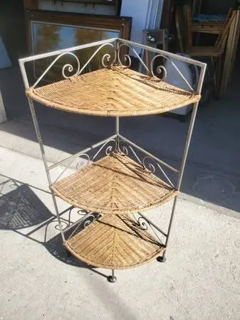 Plant stand
