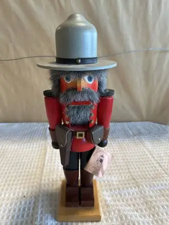 Christian Ulbricht Nutcracker Canadian Mountie- 5.5X8.5X7