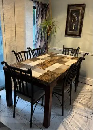 7 pc Dining Set