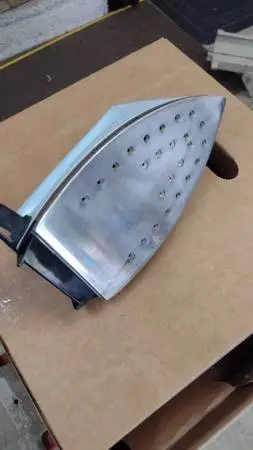 Cute Vintage Clothes Iron!