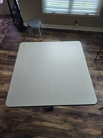 Au Lait Table