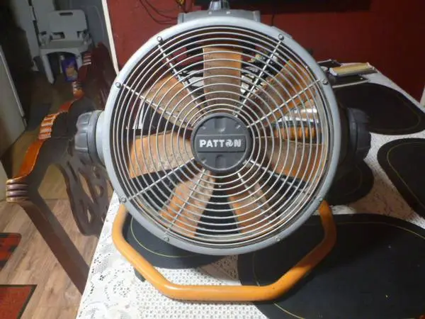 Patton fan like new just needs a cleaning