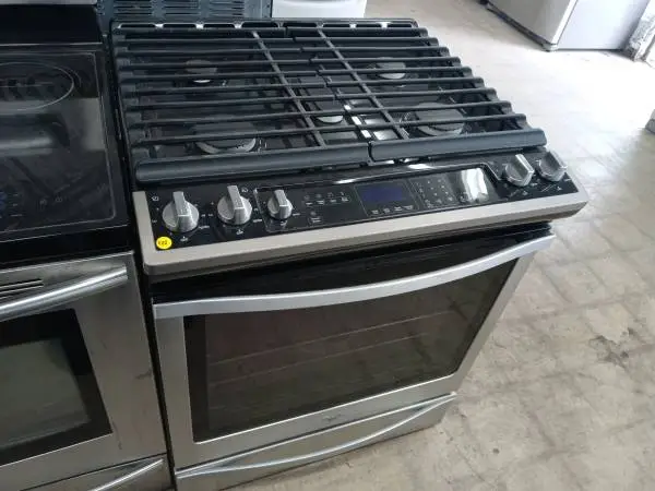 ★Whirlpool stainless steel 5-burner gas slide-in range