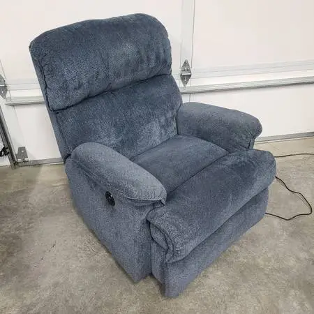 Comfortable Electric Flexsteel Recliner.