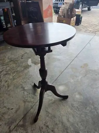 UNIQUE MAHAGONY ROUND FLIP TOP SERVING TABLE