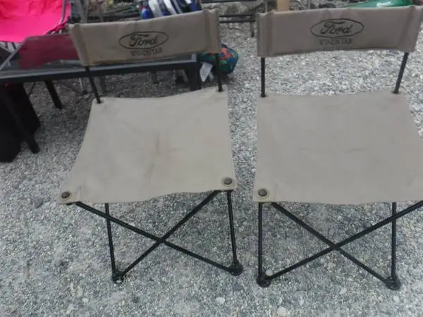 2 Matching Outdoor Folding Chairs