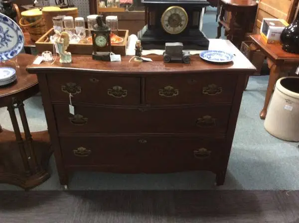 VINTAGE OAK DRESSER ON ROLLERS & W/4 DRAWERS