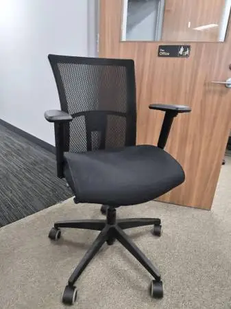 10 Like-New Office Chairs- EXCELLENT CONDITION