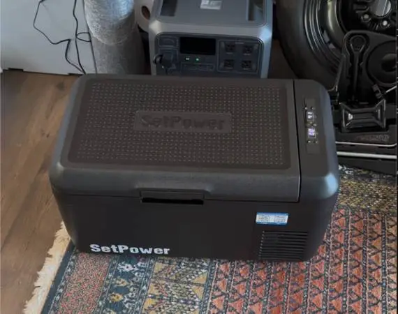 Setpower DUAL ZONE fridge / freezer combo ONLY 1 YEAR OLD!!